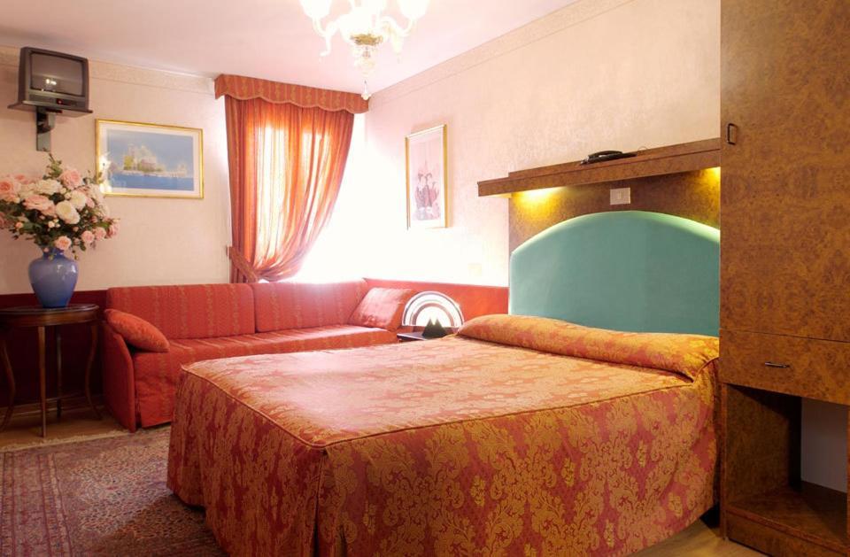 Hotel Antica Casa Carettoni Venecia Habitación foto