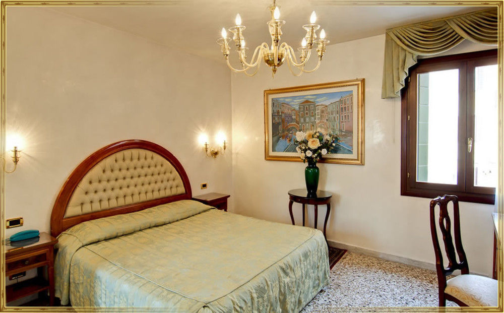 Hotel Antica Casa Carettoni Venecia Exterior foto